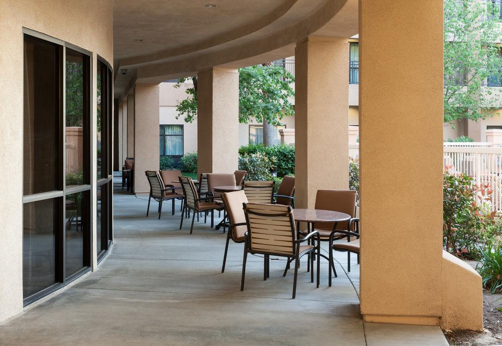 Hotel Courtyard By Marriott Santa Clarita Valencia Extérieur photo