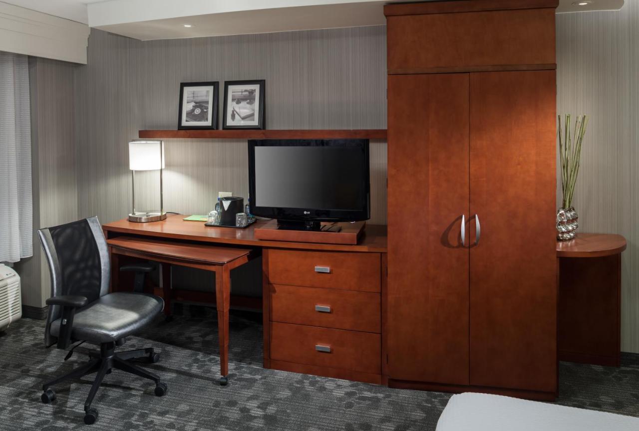 Hotel Courtyard By Marriott Santa Clarita Valencia Extérieur photo