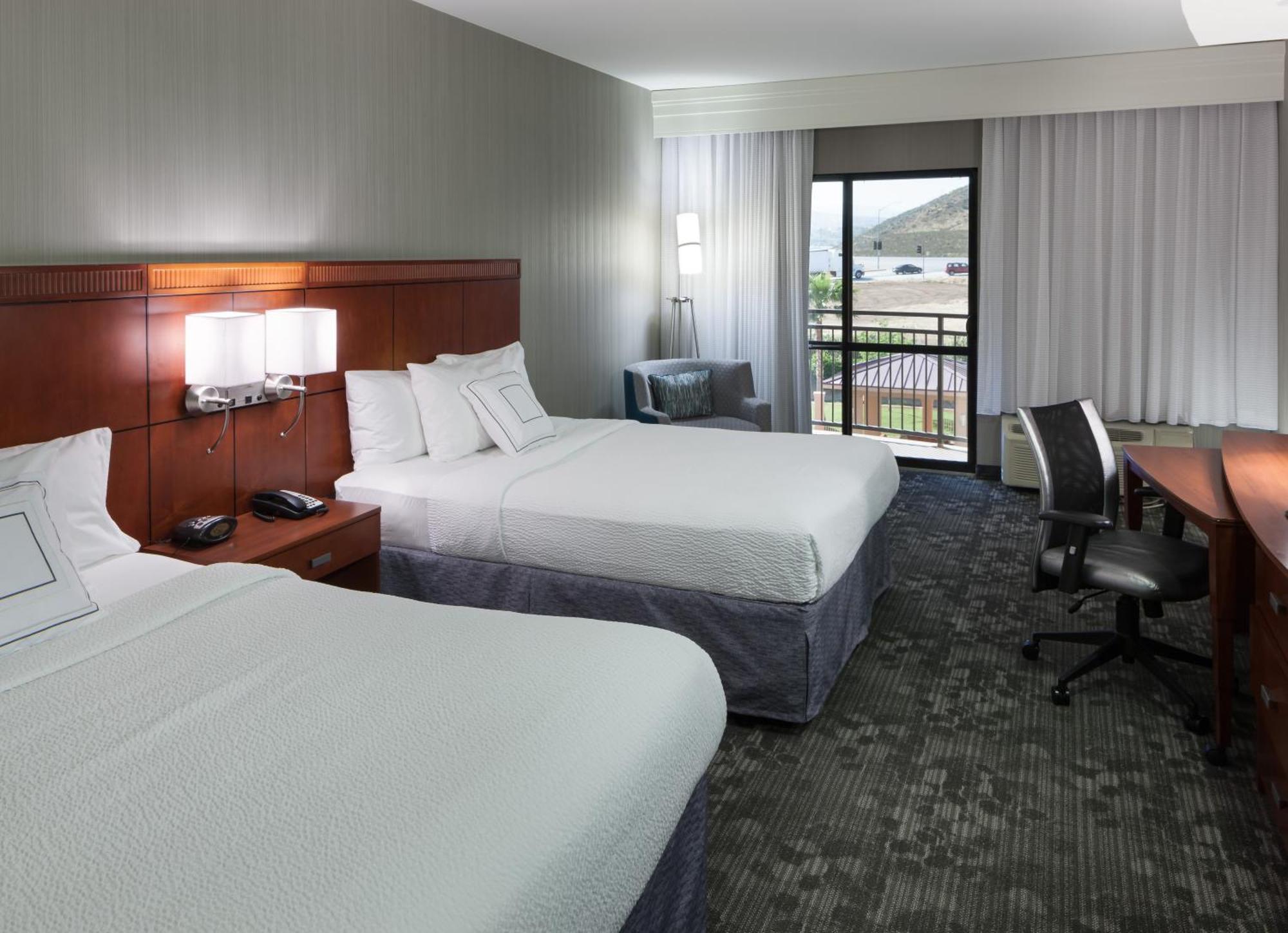 Hotel Courtyard By Marriott Santa Clarita Valencia Extérieur photo