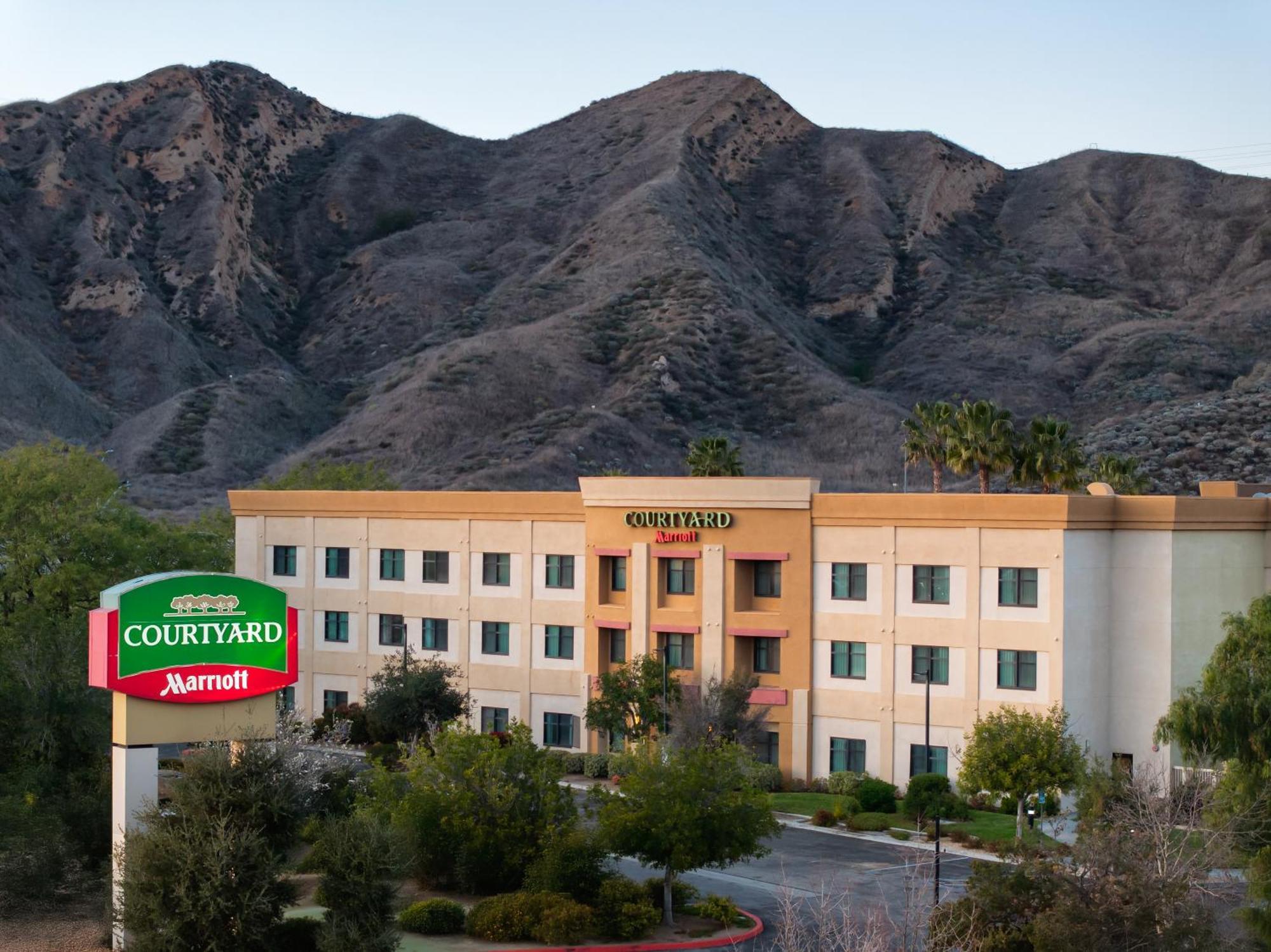 Hotel Courtyard By Marriott Santa Clarita Valencia Extérieur photo
