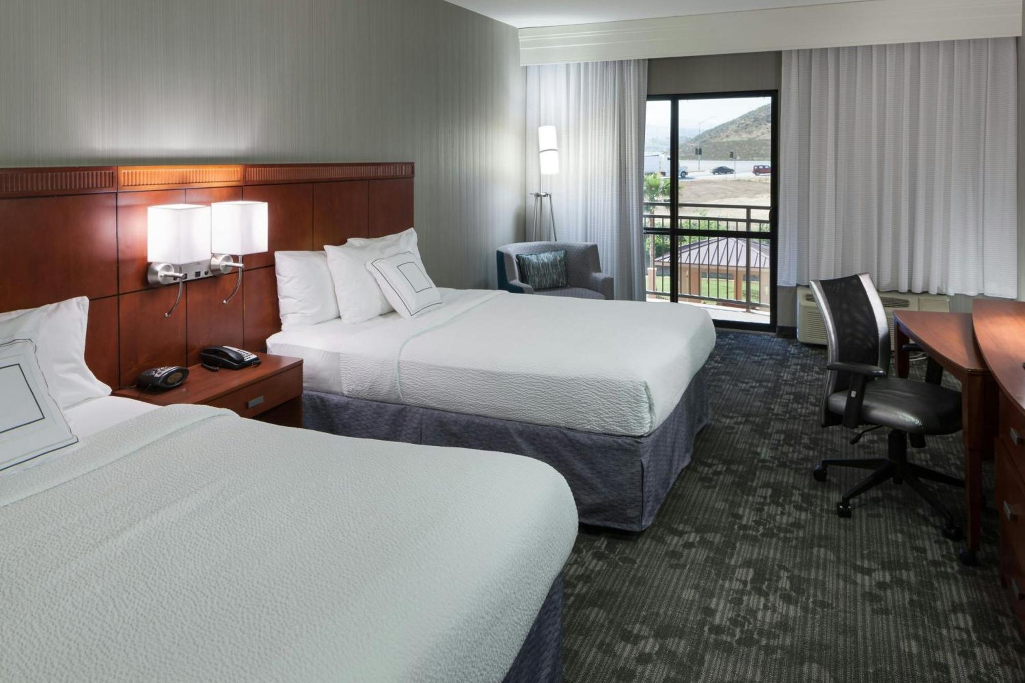 Hotel Courtyard By Marriott Santa Clarita Valencia Extérieur photo